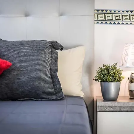 Fanabe Sleeps 8 With Pool Air Con And Wifi *