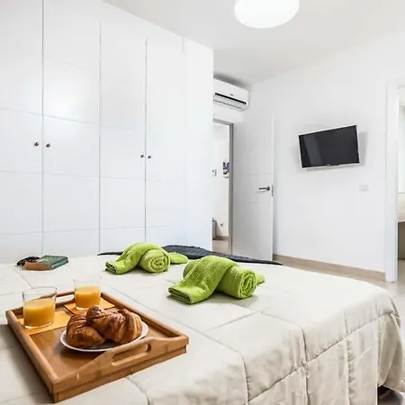 Fanabe Sleeps 8 With Pool Air Con And Wifi * Costa Adeje (Tenerife)