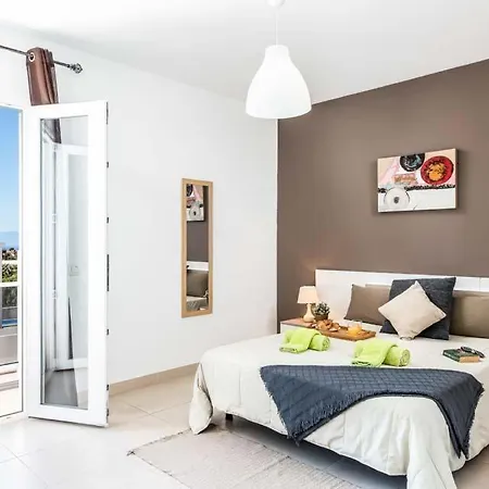 Fanabe Sleeps 8 With Pool Air Con And Wifi *