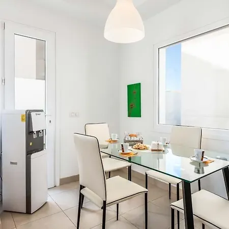 Fanabe Sleeps 8 With Pool Air Con And Wifi Villa Costa Adeje (Tenerife)