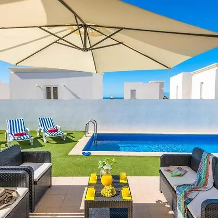 Fanabe Sleeps 8 With Pool Air Con And Wifi Villa