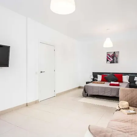 Fanabe Sleeps 8 With Pool Air Con And Wifi *